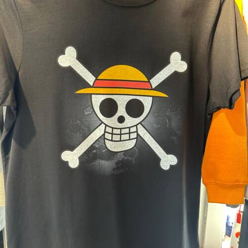 Camiseta comics one piece calavera negro